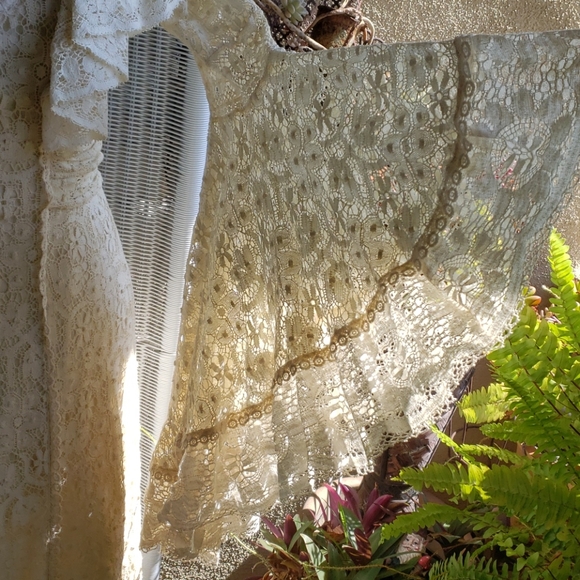 Maxi Victorian style lace dress - Picture 2 of 8